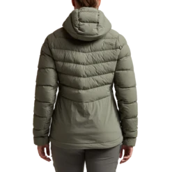 Sitka Women's Kelvin Lite Down Jacket 11 Sitka Women's Kelvin Lite Down Jacket -Archer's Haven IMG SITKA HS 2022 30075 LAU Ws Kelvin Lite Down Jacket Laurel 592p Studio 00372
