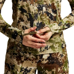 Sitka Women's Core Lightweight Crew LS -Archer's Haven Img SITKA BG 2021 10076 SA Womens Core LtWt Crew LS Optifade Subalpine Studio 2170