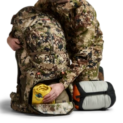 Sitka Mountain Hauler 6200 -Archer's Haven Img SITKA BG 2021 40072 SA Mountain Hauler 6200 Pack Optifade Subalpine Studio 3139